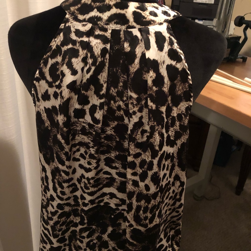 Top - Picture 2 of 2